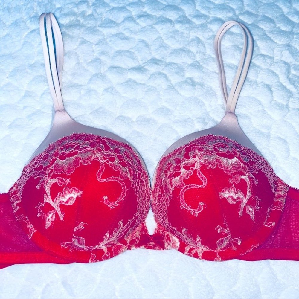 32A VS Miraculous Bombshell Bra